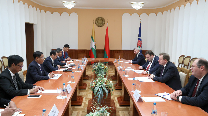 Главы МИД Беларуси и Мьянмы провели переговоры в расширенном составе