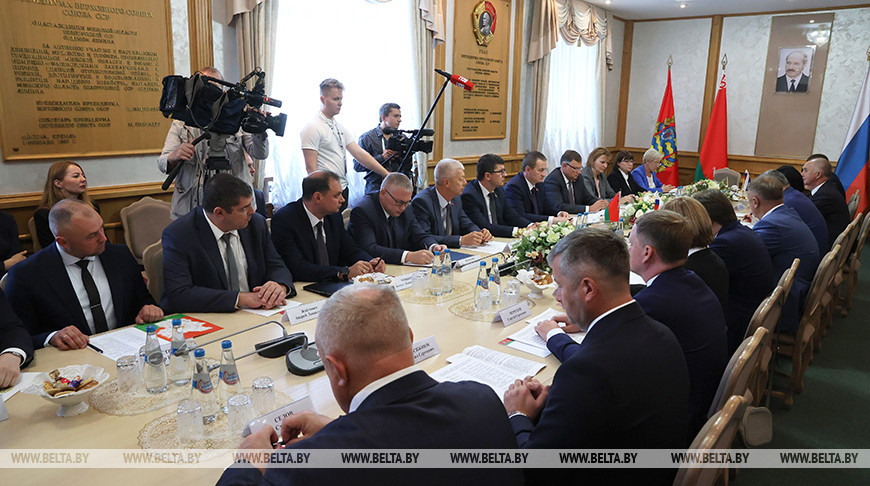 Председатель Минского облисполкома и губернатор Ленинградской области подписали соглашение о сотрудничестве