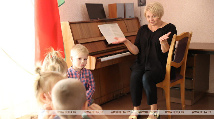 Органистка одного из старейших храмов Беларуси: играет орган - и к небу уходит земля