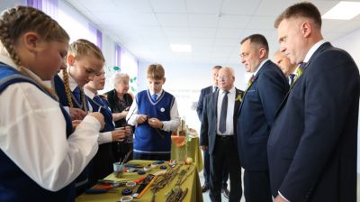 Субботин посетил обновленную среднюю школу в Шарковщине