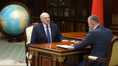 Лукашенко принял с докладом посла Беларуси в России