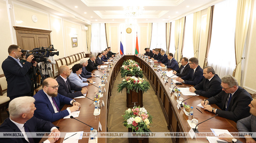 Головченко провел встречу с губернатором Ульяновской области России