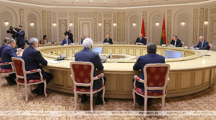 Лукашенко провел встречу с губернатором Новосибирской области