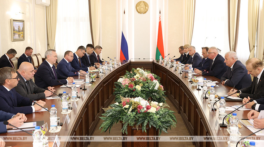 Пархомчик встретился с губернатором Новосибирской области России