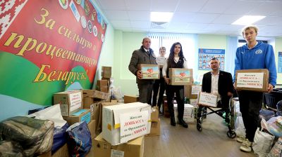 Гуманитарную помощь для жителей Донбасса передал в фонд Талая Фрунзенский район столицы