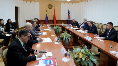 Главы МИД Беларуси и Венесуэлы провели переговоры в расширенном составе