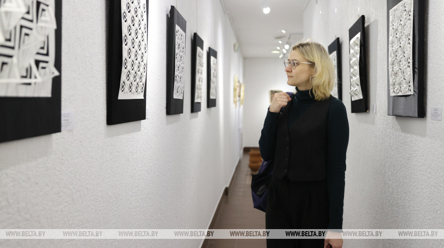 Выставочный проект "Гасцiнец" открылся в художественной галерее "Университет культуры"