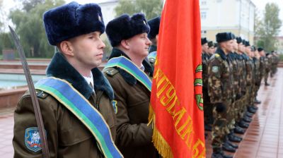Торжественный ритуал прощания с боевым знаменем 103-й отдельной воздушно-десантной бригады прошел в Витебске