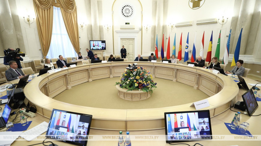 Заседание Комиссии уполномоченных по правам ребенка государств - участников СНГ прошло в Минске