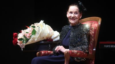 Народную артистку Беларуси Зинаиду Зубкову поздравили с 85-летием в Купаловском театре