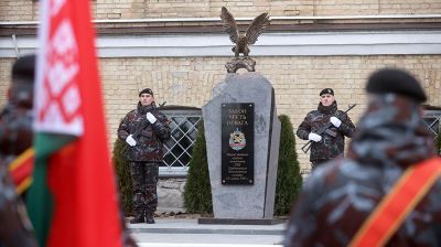 Памятный знак в честь 35-летия образования ОМОН в Беларуси открыли в Гродно