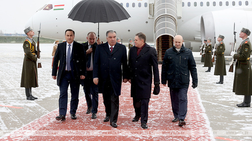 Президент Таджикистана прибыл с визитом в Беларусь