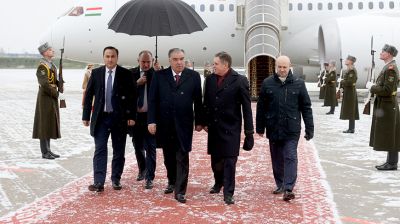 Президент Таджикистана прибыл с визитом в Беларусь