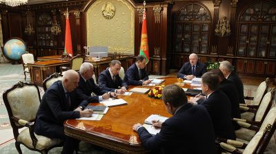 Международная повестка и функционирование экономики. Лукашенко собрал совещание во Дворце Независимости