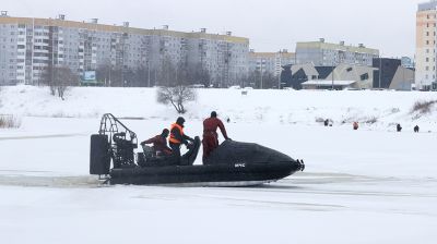 Учения МЧС по спасению провалившихся под лед прошли в Могилеве