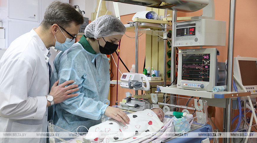 Белорусские врачи впервые прооперировали новорожденного с тяжелой дыхательной недостаточностью