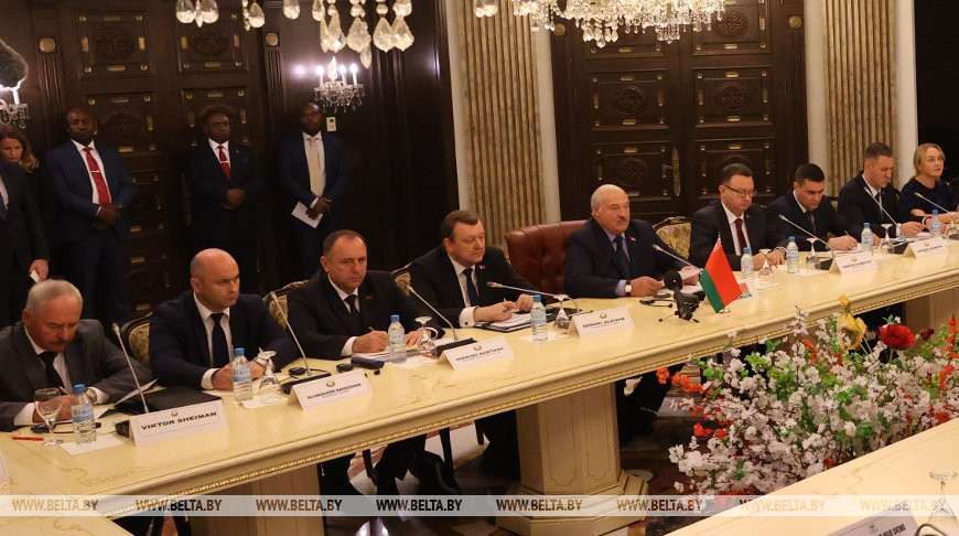 Лукашенко и Президент Экваториальной Гвинеи провели переговоры в расширенном составе