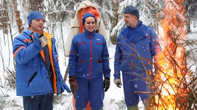 В Центре подготовки космонавтов белоруска Марина Василевская участвует в тренировке по "зимнему выживанию"