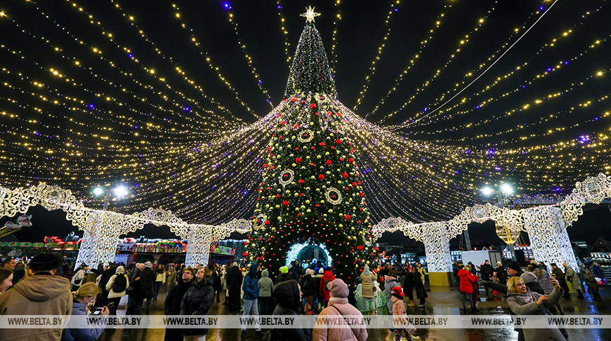 Рождественская ярмарка "Калядны кірмаш" стартовала в Минске