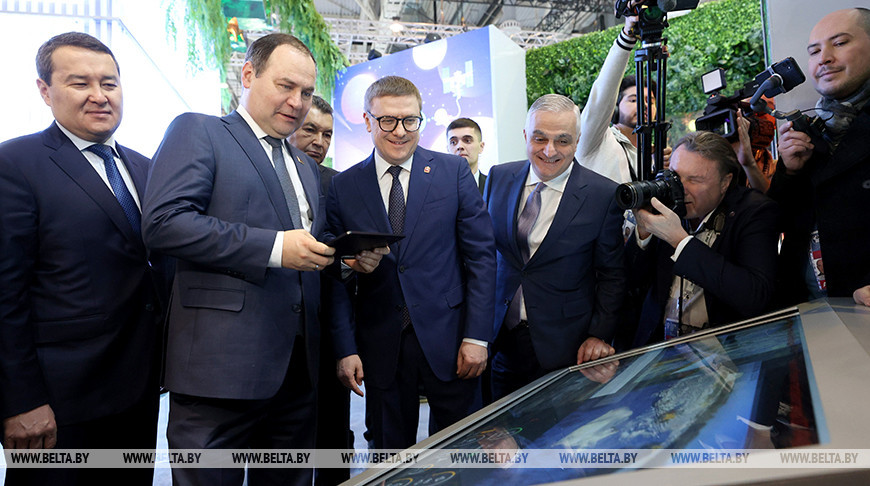 Головченко с коллегами из стран СНГ осмотрел экспозицию международной выставки-форума "Россия"