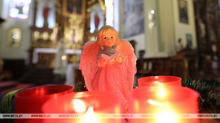 Предрождественская атмосфера в костеле Святой Троицы в Гервятах