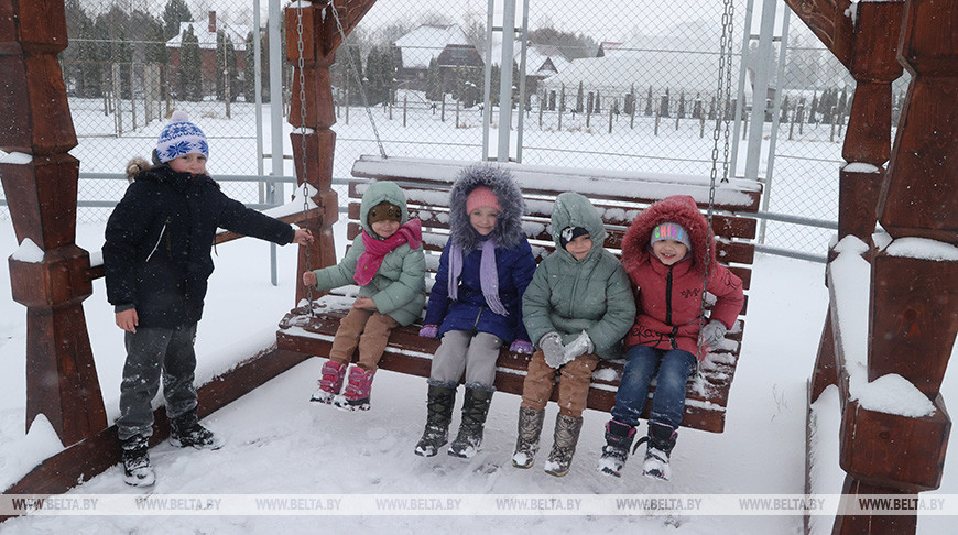 Прибывшие на оздоровление дети из Донбасса посетили Могилевский зоосад