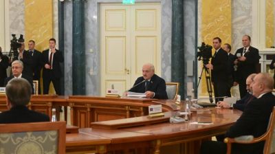 Лукашенко принимает участие в неформальной встрече лидеров стран СНГ