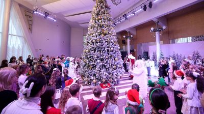 Главная елка Гродненской области собрала 800 ребят