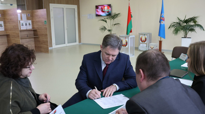 Петришенко принял участие в выборах депутатов