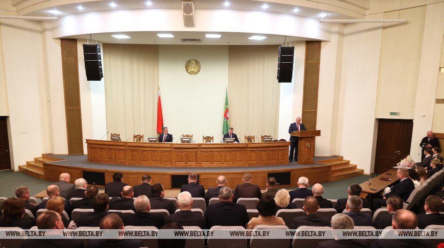 Председателя Витебского областного Совета избрали на первой после единого дня голосования сессии