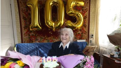 Жительницу Езерища поздравили со 105-летием и Международным женским днем   