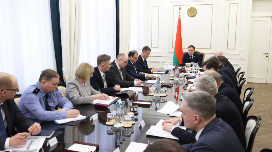 Головченко провел совещание по вопросам упрощения процедур в строительстве