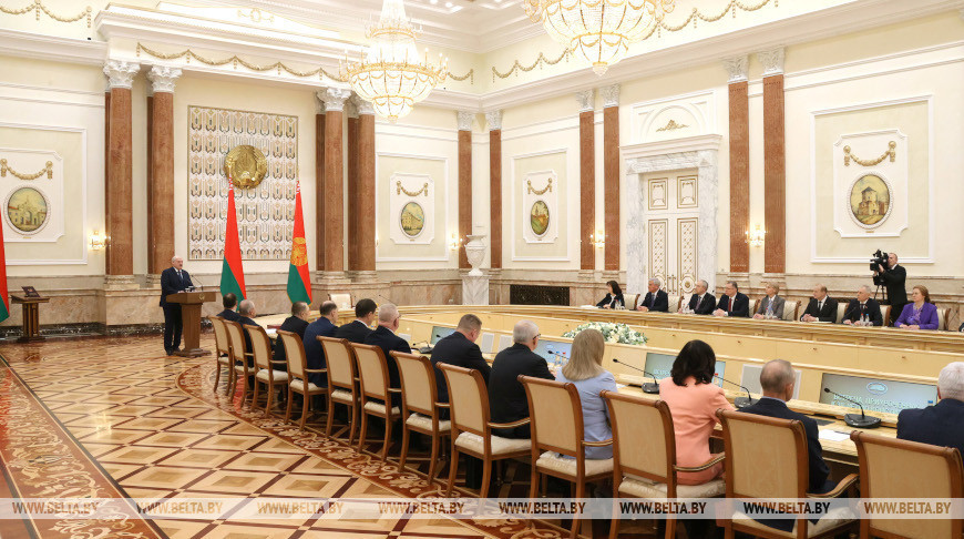 Лукашенко  провел встречу, приуроченную к 30-летию Конституции Беларуси