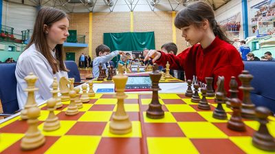 Около 90 юных шахматистов Брестской области сражаются на турнире "Белая ладья"