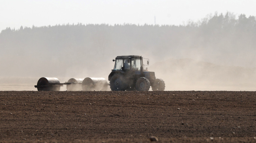 В Копыльском районе идет сев яровых зерновых культур  