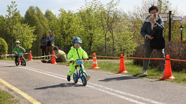 Новый сезон семейного велофестиваля "Першы ровар" стартовал в Лошицком усадебно-парковом комплексе