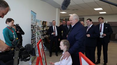 Лукашенко посетил новый Центр культуры в Костюковичах
