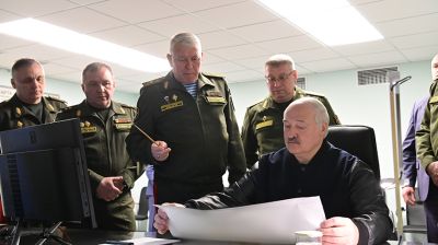 Лукашенко посетил Центральный командный пункт ВВС и войск ПВО  