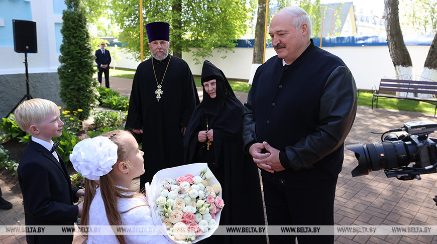 Лукашенко встретил Пасху в монастырском храме в Орше  