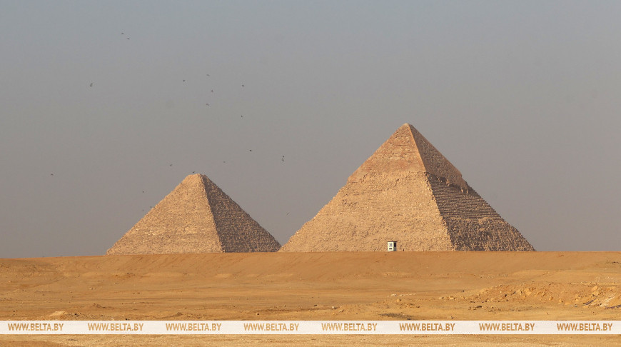 Пирамиды в Гизе - древнейший памятник и центр притяжения туристов в Египте