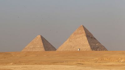 Пирамиды в Гизе - древнейший памятник и центр притяжения туристов в Египте