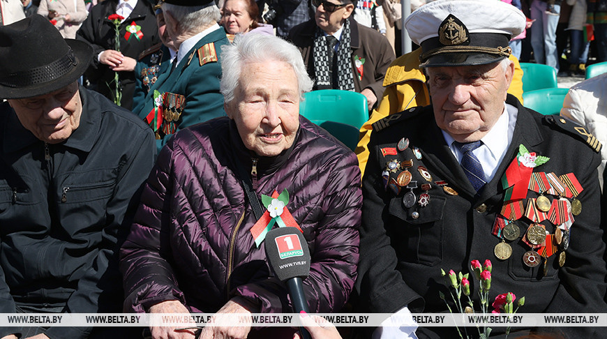 Спустя 79 лет под мирным небом. Тысячи гомельчан объединились в шествии в честь Великой Победы