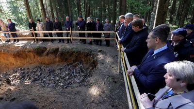 Сергеенко посетил место раскопок массового захоронения жертв геноцида в урочище Уручье