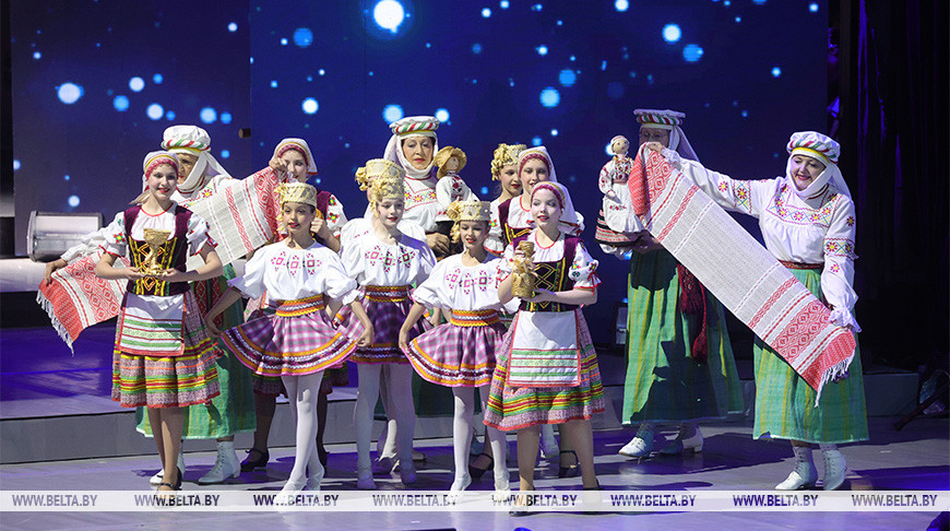 Более 1,7 тыс. самодеятельных артистов приняли участие в гала-концерте "Міншчына - сэрца Беларусі"