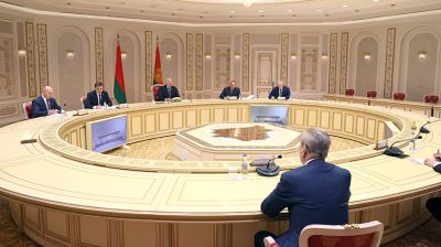 Лукашенко провел встречу с губернатором Магаданской области