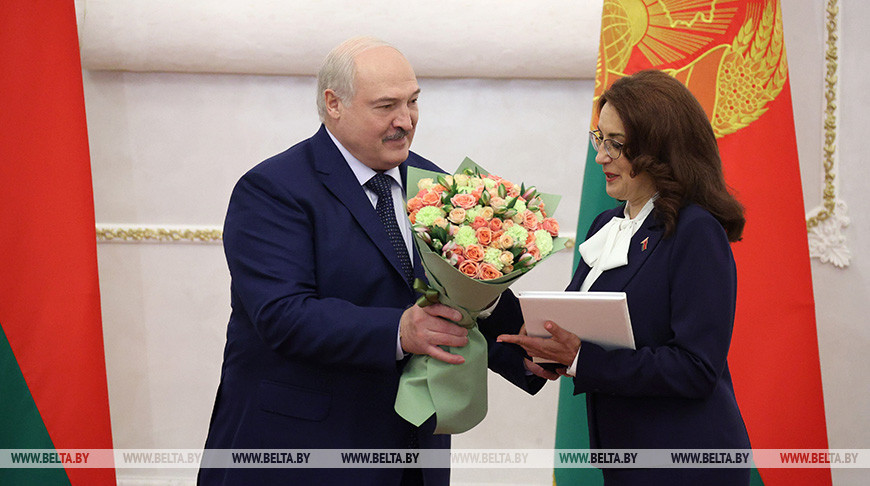 Лукашенко привел к присяге судью Конституционного Суда Светлану Любецкую