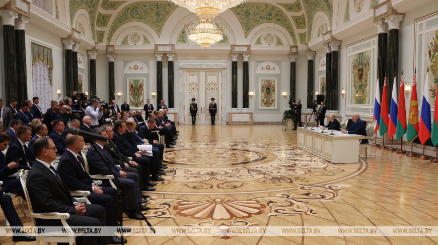 Лукашенко: наши встречи с Путиным - это на 90% вопросы безопасности и обороны  