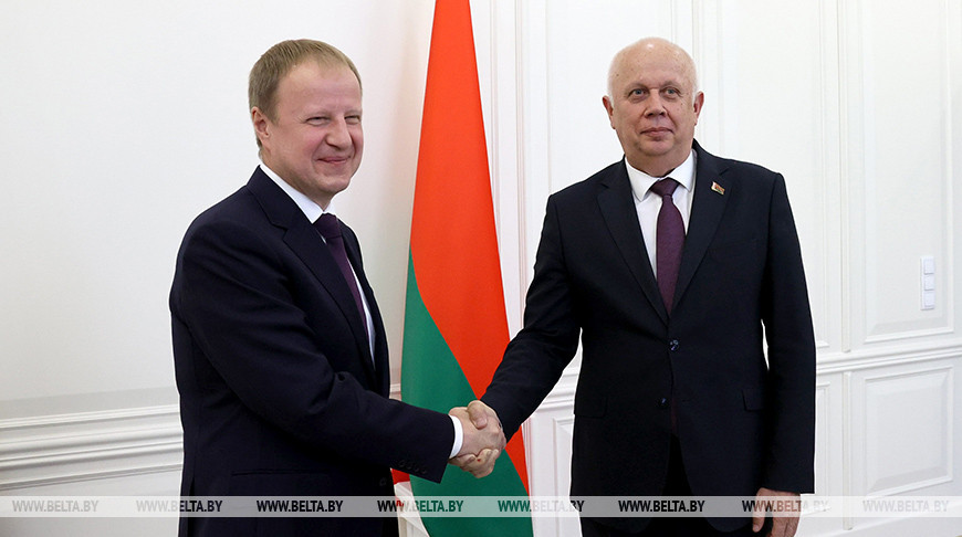 Сивак провел встречу с губернатором Алтайского края