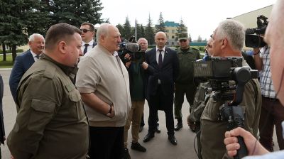 Лукашенко в Орше посетил завод "Легмаш"