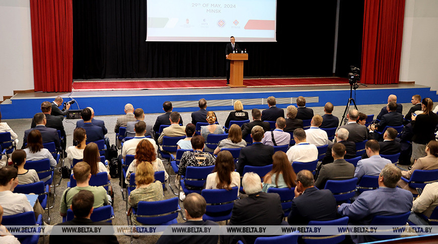 Белорусско-венгерский бизнес-форум проходит в Минске